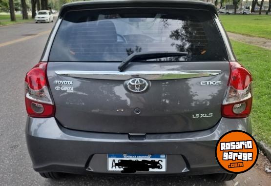 Autos - Toyota Estios no yaris sandero 2023 Nafta 9800Km - En Venta