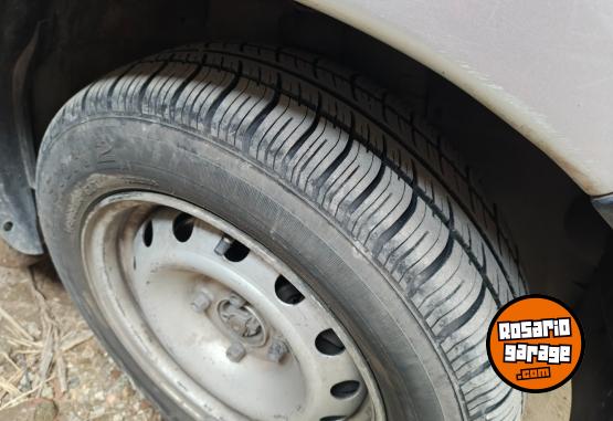 Utilitarios - Peugeot Partner 2019 GNC 390000Km - En Venta