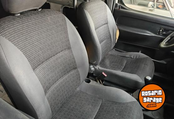 Utilitarios - Peugeot Partner 2019 GNC 390000Km - En Venta