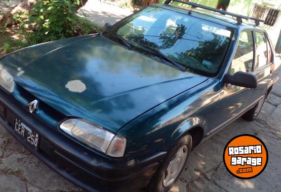 Autos - Renault 19 red 1998 Diesel 247000Km - En Venta