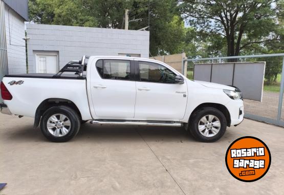 Camionetas - Toyota Hilux 2019 Diesel 123000Km - En Venta