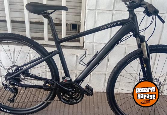 Deportes - SPORT MOTO: BICICLETA MOUNTAIN BIKE NUEVA MARCA: SCOTT MODELO: SUB CROSS 40 RODADO: 29. TALLE: S. CUADRO ALUMINIO EQUIPO SHIMANO ALTUS SUSPENSION DELANTERA CON BLOQUEO - En Venta