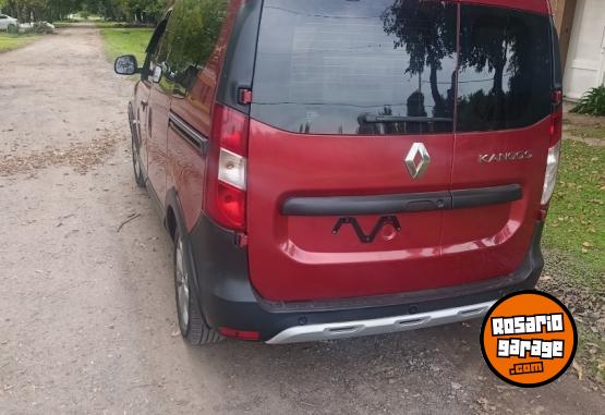 Utilitarios - Renault kangoo 2022 Diesel 70600Km - En Venta