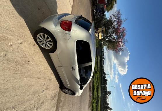 Autos - Volkswagen Fox 2011 Nafta 133000Km - En Venta