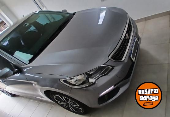 Autos - Peugeot 301 Allure Plus 2017 Nafta 136600Km - En Venta