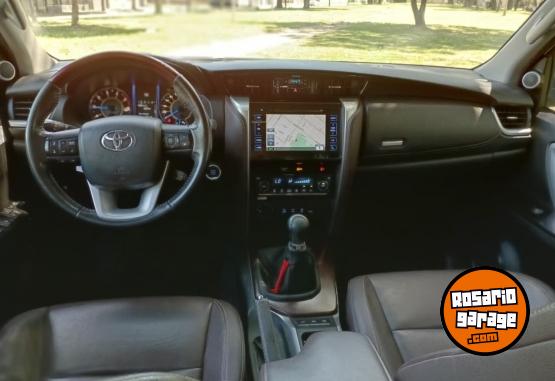 Camionetas - Toyota SW4 SRX 2016 Diesel 200000Km - En Venta