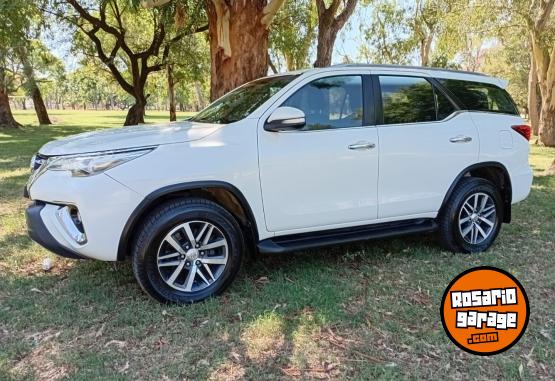 Camionetas - Toyota SW4 SRX 2016 Diesel 200000Km - En Venta