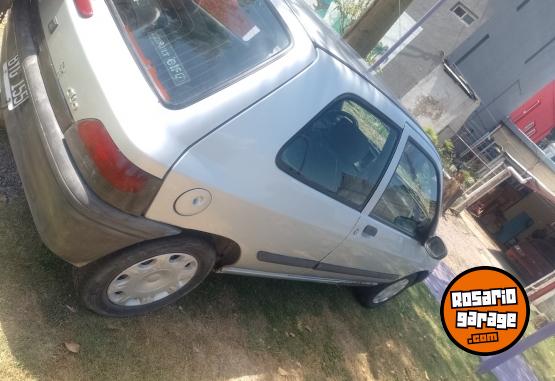 Autos - Renault Clio 3p 1998 Diesel 250000Km - En Venta