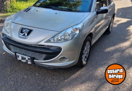 Autos - Peugeot 207 xt 2009 Nafta 136000Km - En Venta
