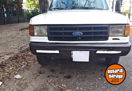 Camiones y Grúas - VENDO FORD 4000 - En Venta