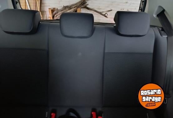 Autos - Volkswagen Up high line 5 P 2018 Nafta 83000Km - En Venta