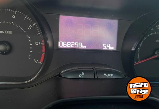 Autos - Peugeot 208 active 1.5 2015 Nafta 68300Km - En Venta