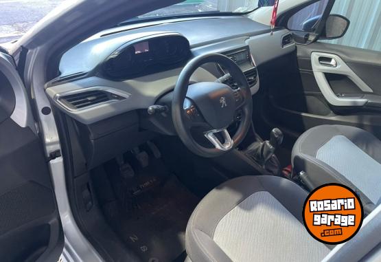 Autos - Peugeot 208 active 1.5 2015 Nafta 68300Km - En Venta