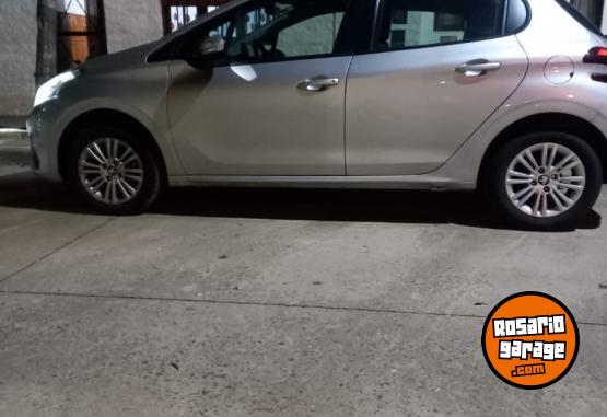Autos - Peugeot Peugeot 208 2019 Nafta 64000Km - En Venta