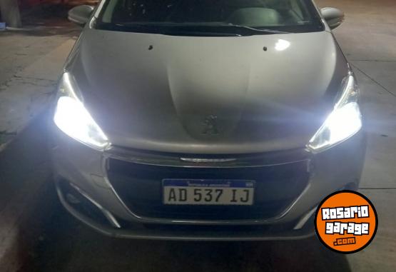 Autos - Peugeot Peugeot 208 2019 Nafta 64000Km - En Venta