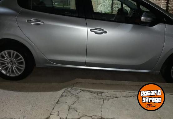 Autos - Peugeot Peugeot 208 2019 Nafta 64000Km - En Venta
