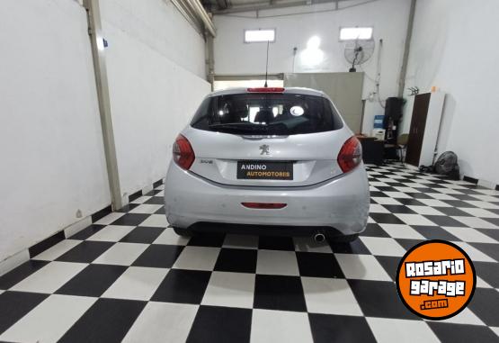 Autos - Peugeot 208 2017 Nafta 108000Km - En Venta