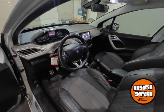Autos - Peugeot 208 2017 Nafta 108000Km - En Venta