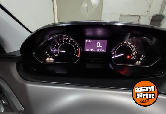Autos - Peugeot 208 2017 Nafta 108000Km - En Venta