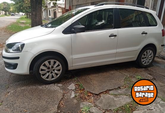 Autos - Volkswagen Suran 1.6 2012 Nafta 130000Km - En Venta