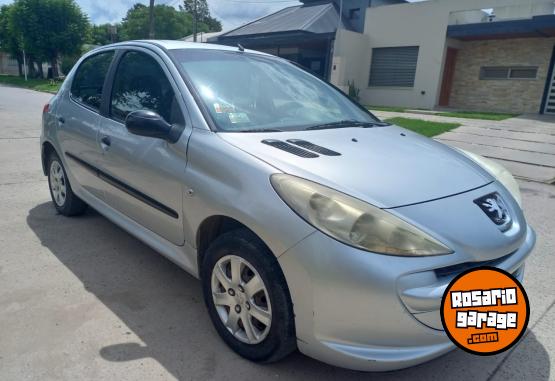 Autos - Peugeot 207 2011 Nafta 220000Km - En Venta