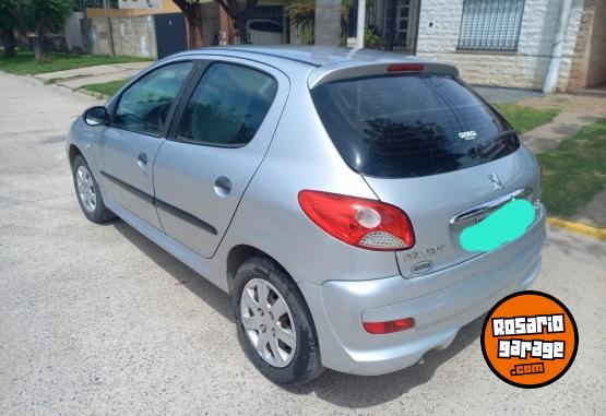 Autos - Peugeot 207 2011 Nafta 220000Km - En Venta