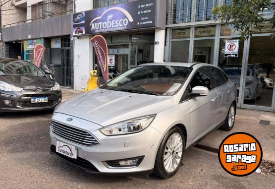 Autos - Ford Focus Titanium 2017 Nafta 110000Km - En Venta
