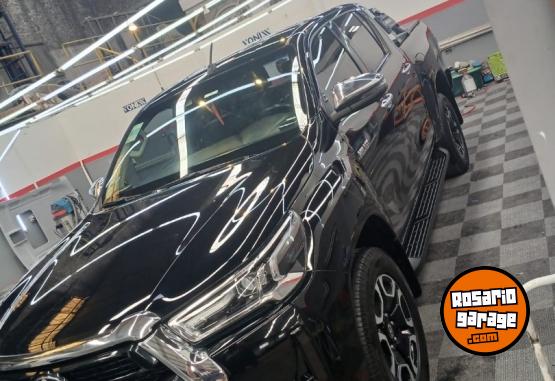 Camionetas - Toyota Hilux srx 2021 Diesel 124000Km - En Venta