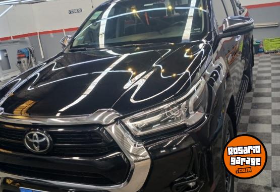 Camionetas - Toyota Hilux srx 2021 Diesel 124000Km - En Venta