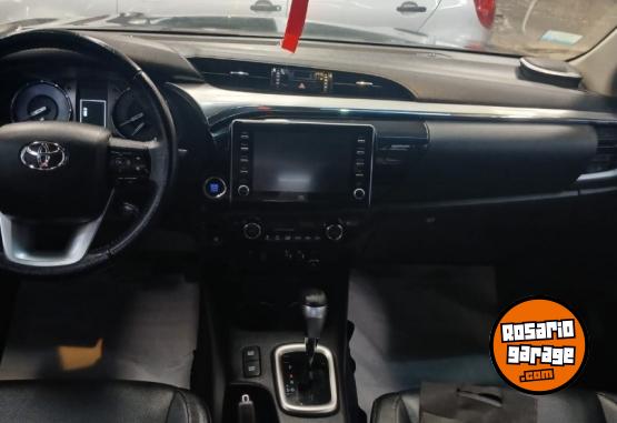 Camionetas - Toyota Hilux srx 2021 Diesel 124000Km - En Venta