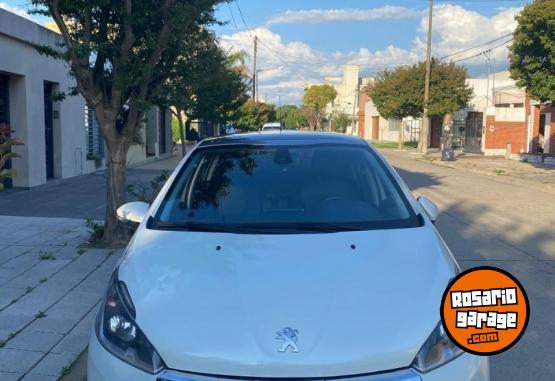 Autos - Peugeot 208 2016 Nafta 110000Km - En Venta
