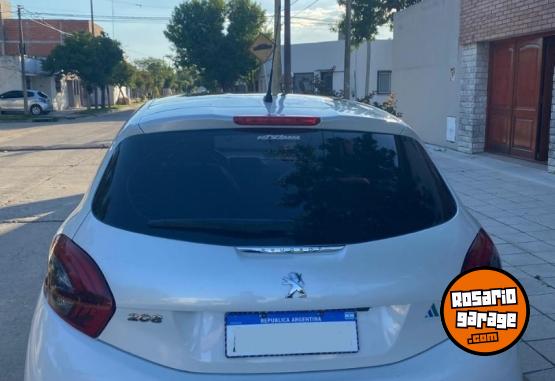 Autos - Peugeot 208 2016 Nafta 110000Km - En Venta