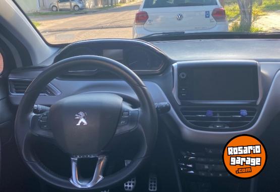Autos - Peugeot 208 2016 Nafta 110000Km - En Venta