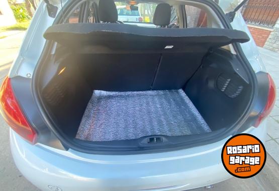 Autos - Peugeot 208 2016 Nafta 110000Km - En Venta
