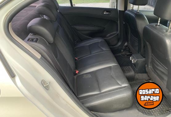 Autos - Peugeot 408 2015 GNC 176000Km - En Venta