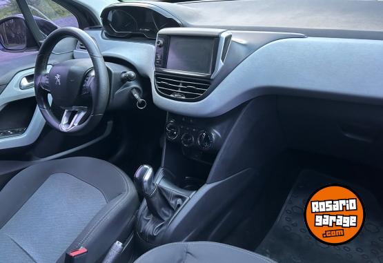 Autos - Peugeot 208 2014 Nafta 140000Km - En Venta