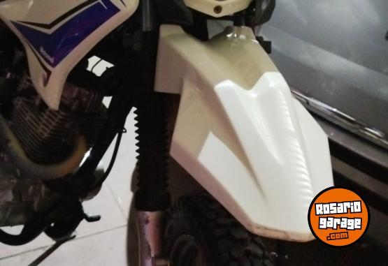 Motos - Motomel Skua 150 2022 Nafta 30000Km - En Venta