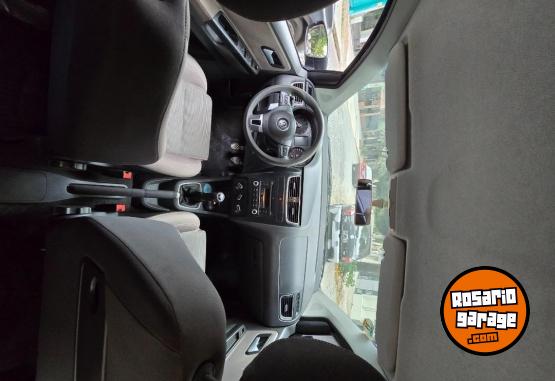 Autos - Volkswagen Suran Conforline 2012 Nafta 140000Km - En Venta