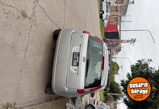 Autos - Ford Fiesta 2024 GNC 180000Km - En Venta