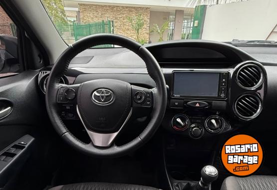 Autos - Toyota ETIOS XLS 2019 Nafta 25000Km - En Venta