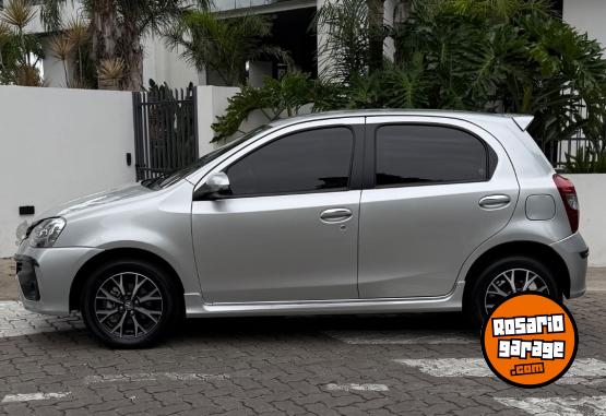 Autos - Toyota ETIOS XLS 2019 Nafta 25000Km - En Venta