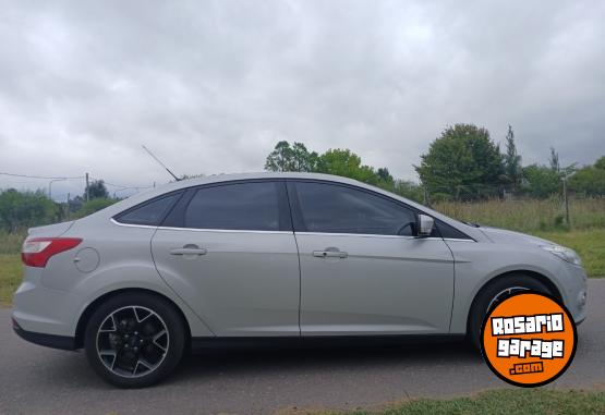 Autos - Ford Focus titanium 2014 Nafta 140000Km - En Venta