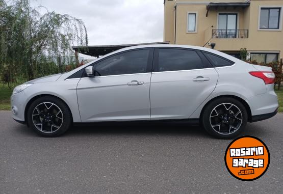 Autos - Ford Focus titanium 2014 Nafta 140000Km - En Venta