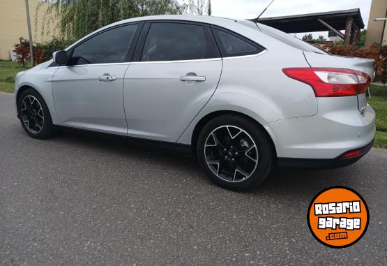 Autos - Ford Focus titanium 2014 Nafta 140000Km - En Venta