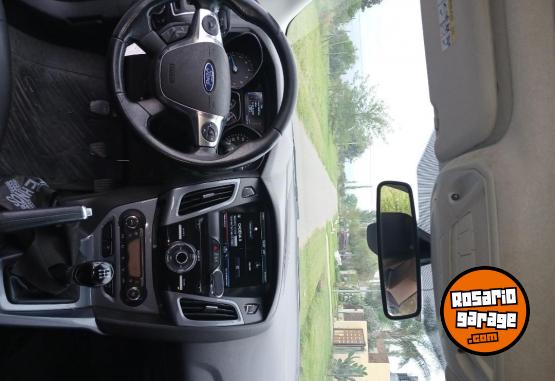 Autos - Ford Focus titanium 2014 Nafta 140000Km - En Venta