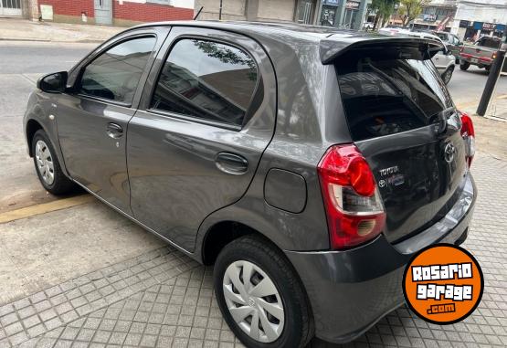 Autos - Toyota Etios x 1.5 2023 Nafta 87000Km - En Venta