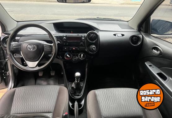 Autos - Toyota Etios x 1.5 2023 Nafta 87000Km - En Venta