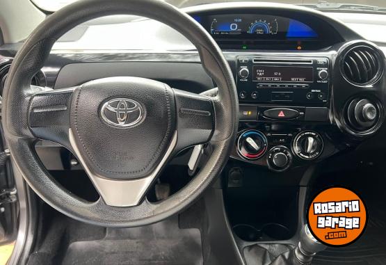 Autos - Toyota Etios x 1.5 2023 Nafta 87000Km - En Venta
