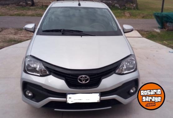 Autos - Toyota Etios xls 2023 Nafta 42000Km - En Venta