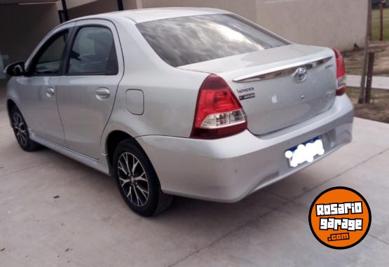 Autos - Toyota Etios xls 2023 Nafta 42000Km - En Venta